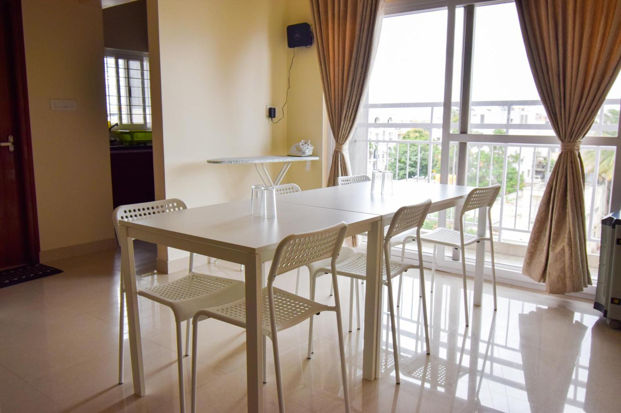 Staymazing-1,2 & 3 Bhk Ac Apartments In Hebbal-5Mins To Manyata-30Mins To Airport Бангалор Экстерьер фото
